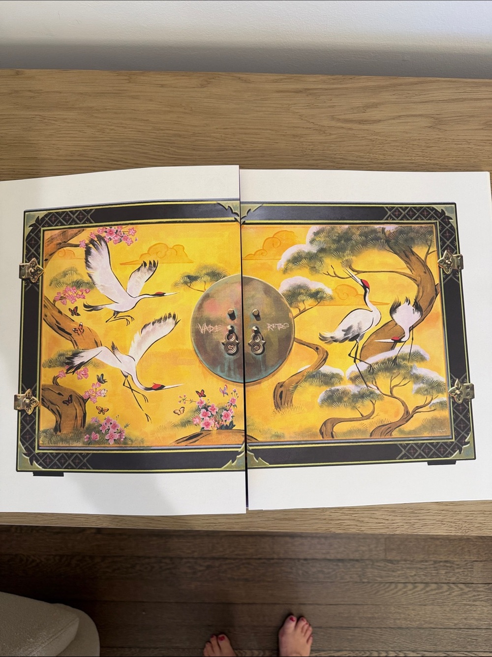 Gucci Hardcover Oversized Coffee Table Book. Rare - Picture 14 of 16